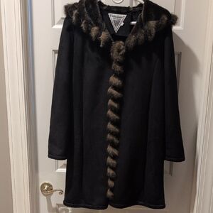 MARVIN RICHARDS/Black Coat with Brown Faux Fur Trim